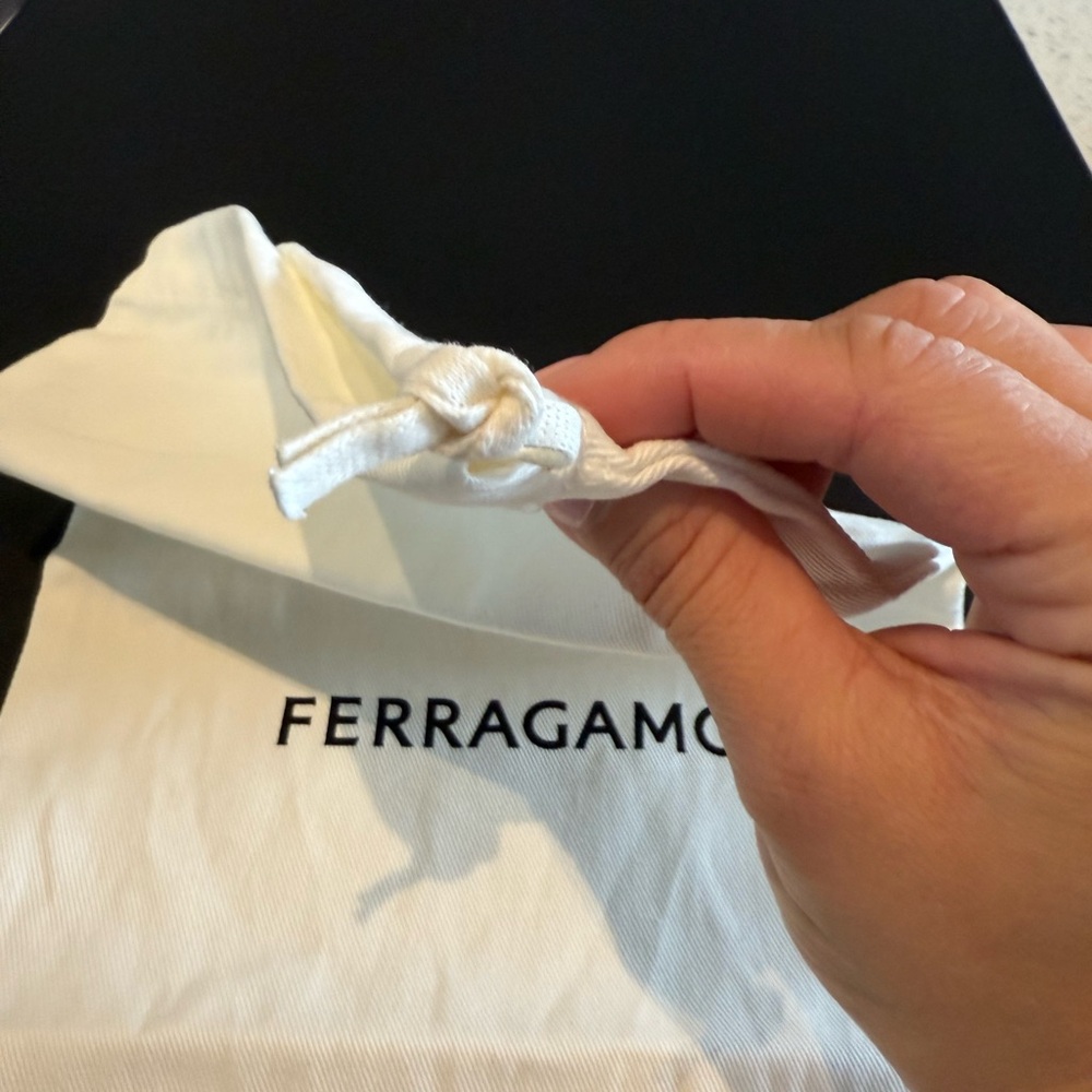 Authentic Salvatore Ferragamo Cream Drawstring Bag/dust bag - Picture 2 of 5